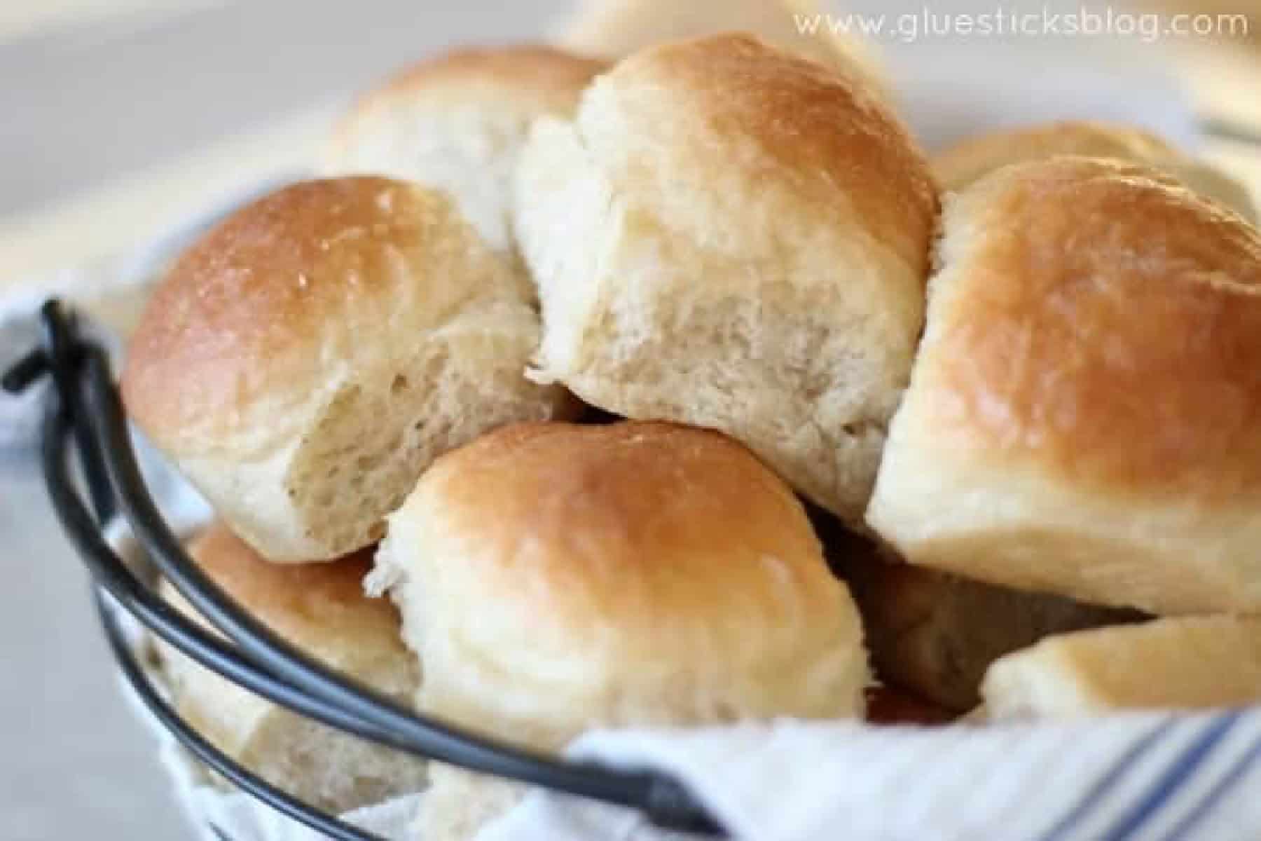 Basket of dinner rolls.