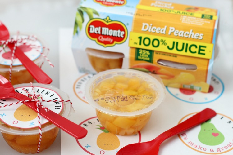 These fruit cups with printable Valentine labels are a nutritious, non-candy, option for lunches and classroom parties! "Valentine, you're a PEACH!"