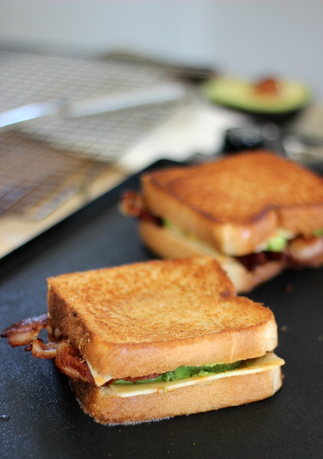grilled cheese sandwich on grill 