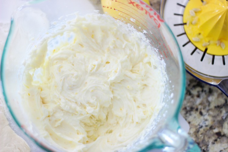 lemon sweet rolls frosting in bowl