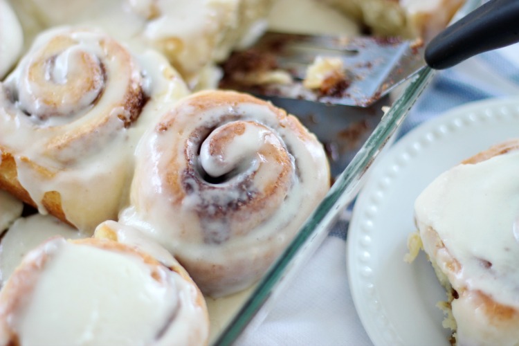 Quick Rise Cinnamon Rolls Recipe With Buttercream Frosting (Video ...