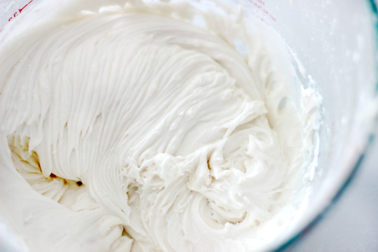 buttercream for cinnamon rolls