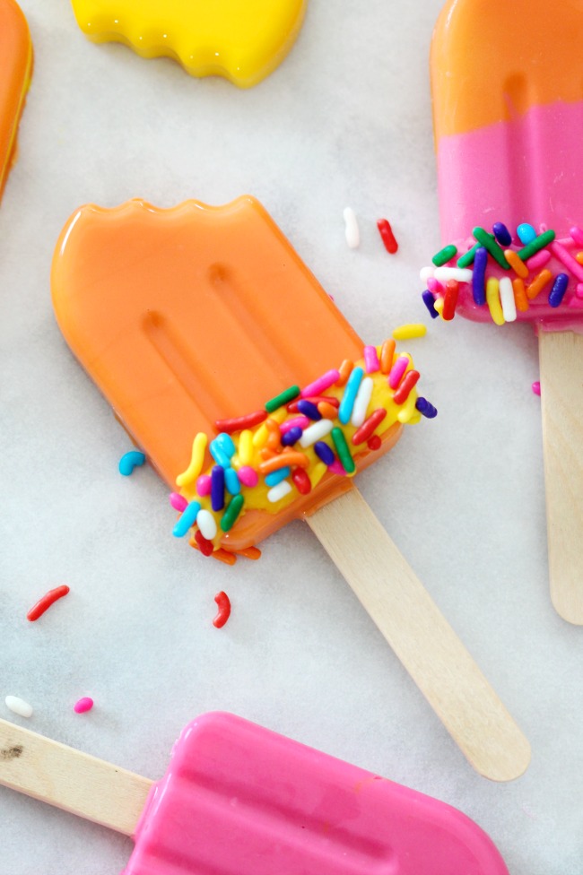 finished popsicle cupcake topper for lemonade cupcakes