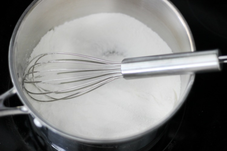 pan, whisk, with flour, sugar and corn starch inside