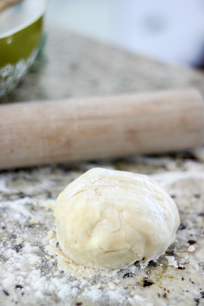 ball of pie crust dough
