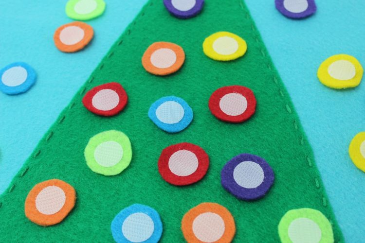 diy Christmas advent calendar with velcro ornaments