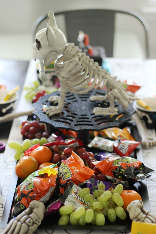 party spread for crafty halloween party for kids