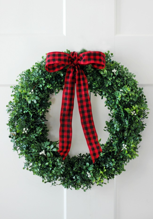 finished boxwood wreath