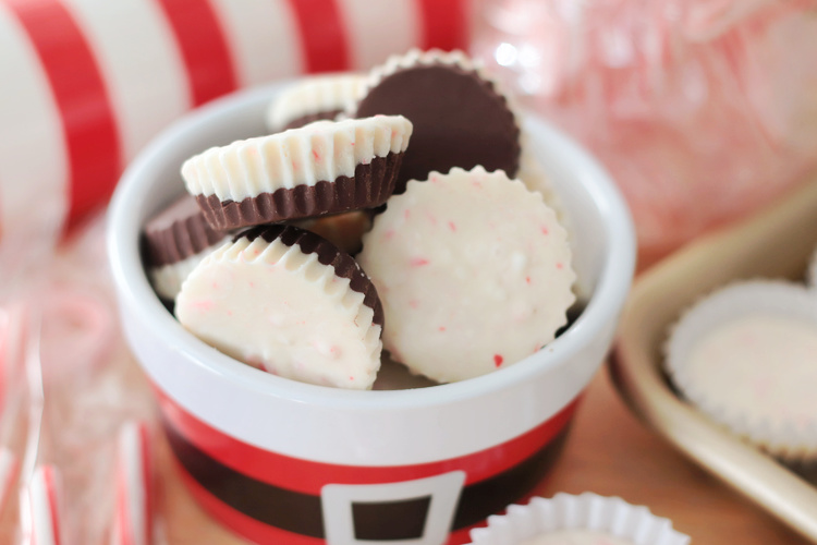 bowl of peppermint bark cups