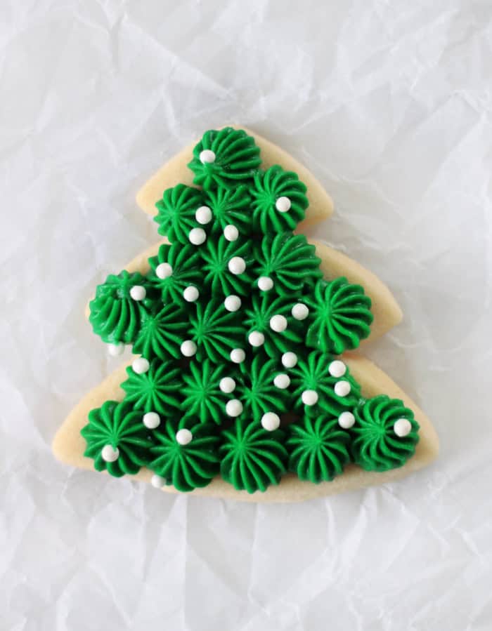 easy tree sugar cookie with white sugar pearls