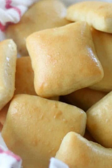 Basket of dinner rolls.