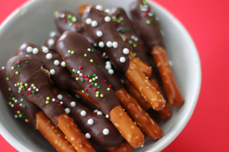 finished pretzels in bowl