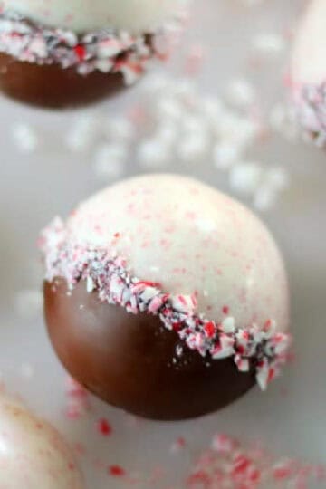 Peppermint hot cocoa bombs.