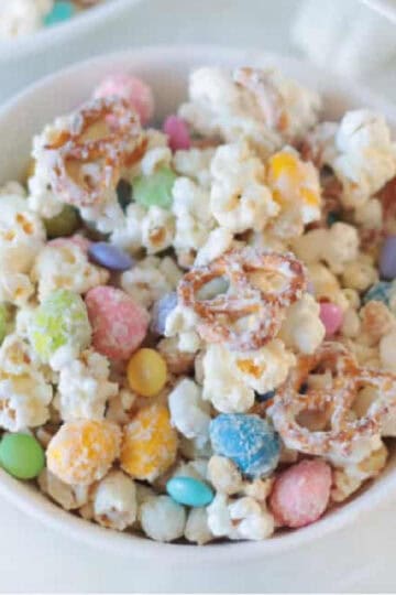 Bunny bait snack mix in a bowl.
