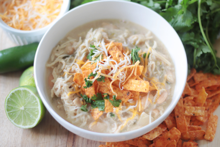 Slow Cooker White Chicken Chili (Video) - Gluesticks Blog