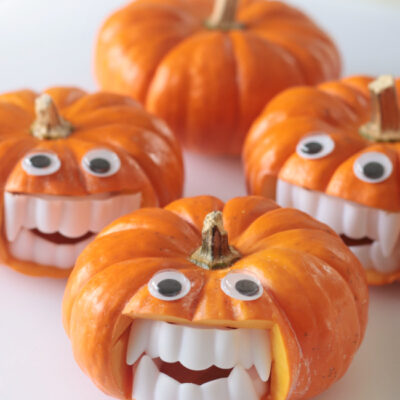 4 mini vampire pumpkins