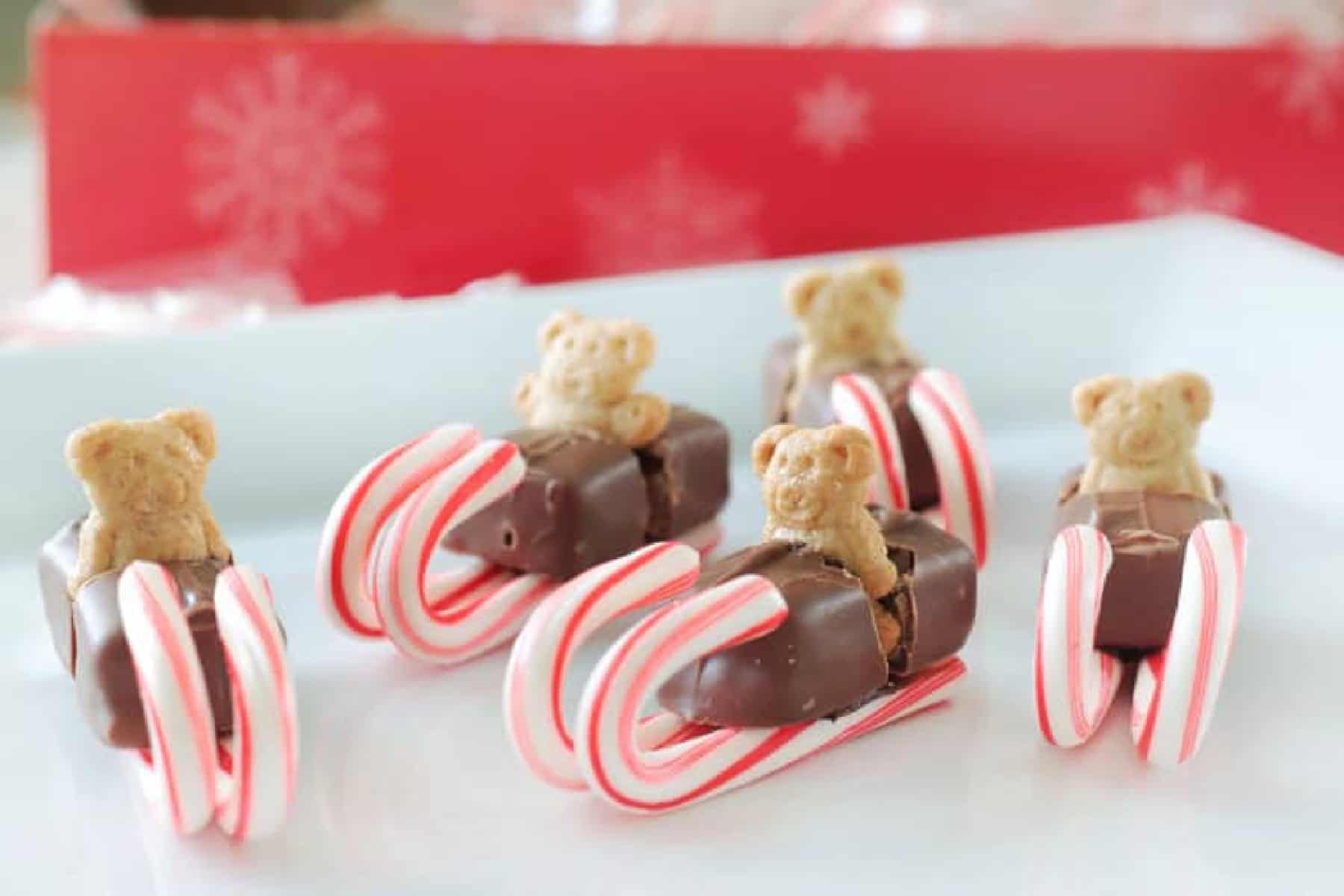 Milky way teddy bear sleds on a white platter.