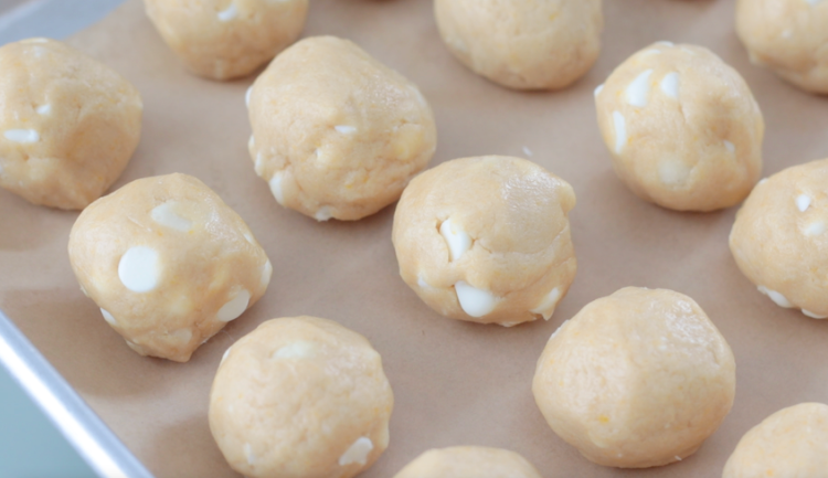 balls of cookie dough on cookie sheet