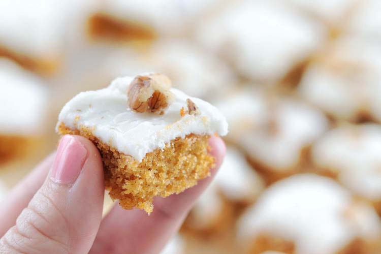 EASY Mini Carrot Bundt Cakes Recipe (Video) - Gluesticks Blog