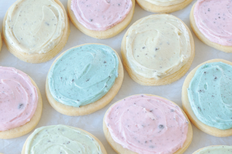 robin's egg cookies in a variety of colors