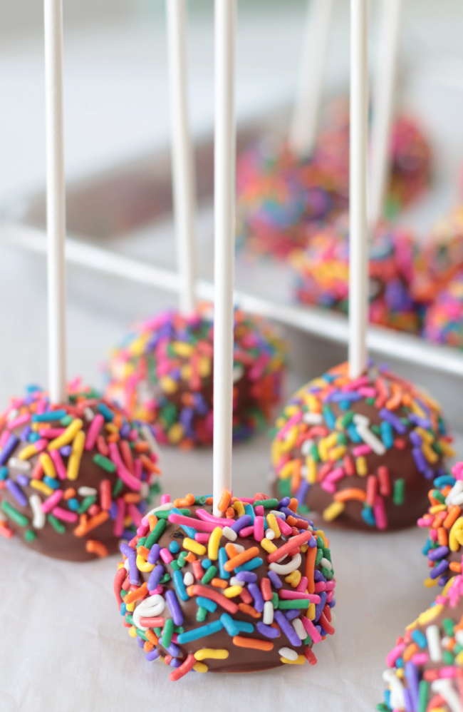 brownie cake pops with lollipop sticks