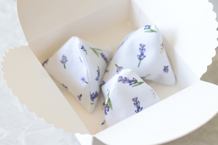 Easy Stamped Lavender Sachets - DIY Beautify - Creating Beauty at Home