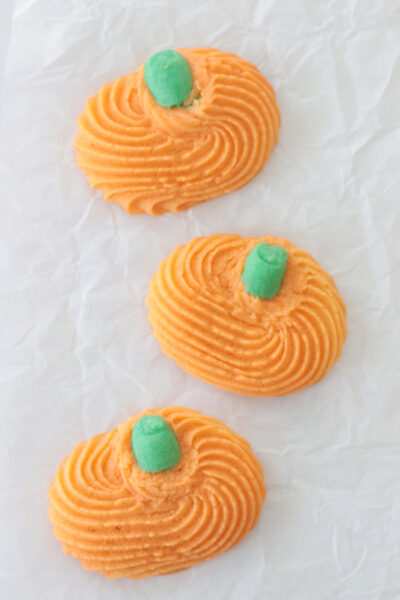 Piped Pumpkin Shortbread Cookies - Gluesticks Blog