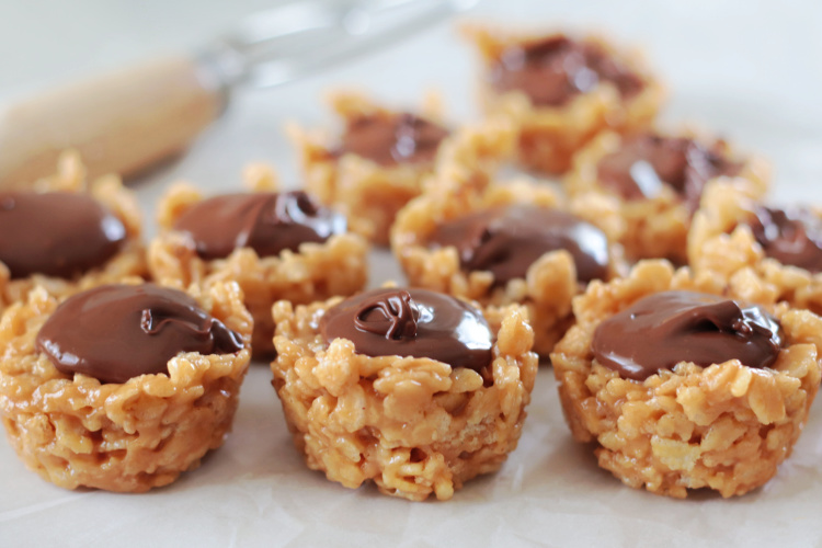 scotcheroo bites on parchment paper