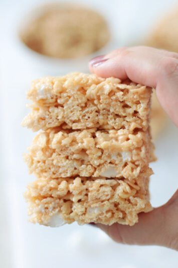 EASY Salted Caramel Rice Krispies Treats - Gluesticks Blog