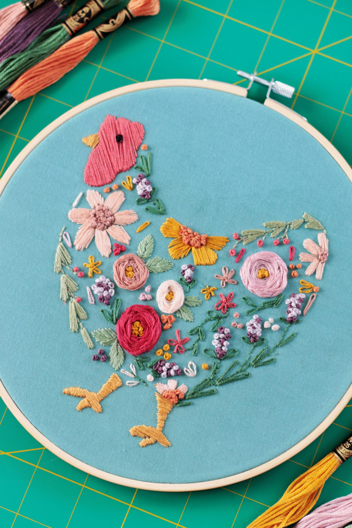 free chicken embroidery pattern in hoop