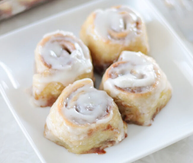 4 mini cinnamon rolls