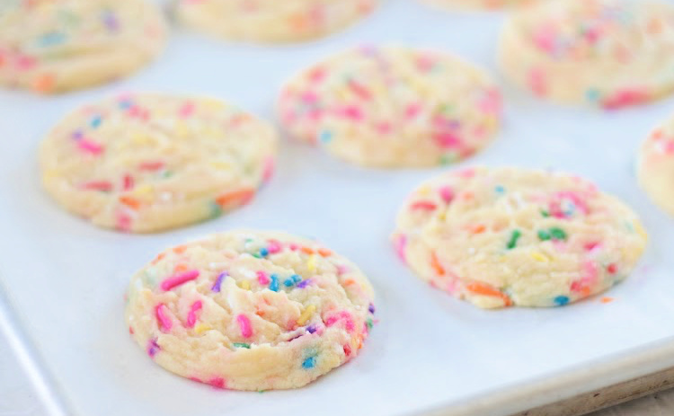 sprinkle sugar cookies