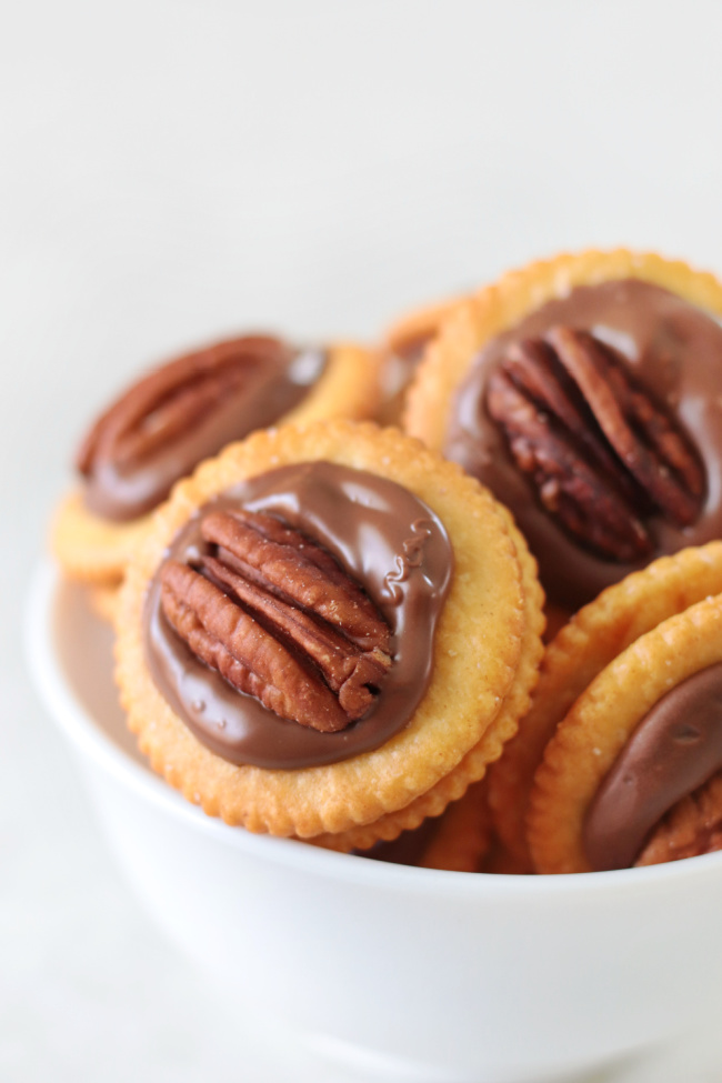 bowl or ritz rolo turtle cookies