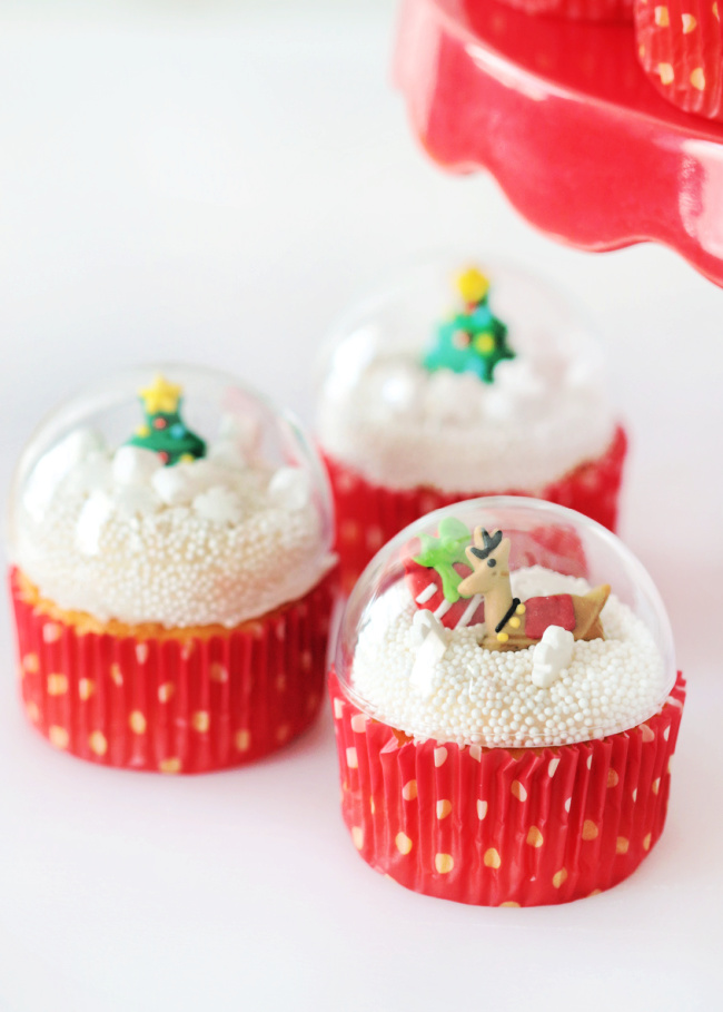 3 snow globe cupcakes