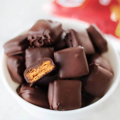 bowl of cheez its peanut butter bites