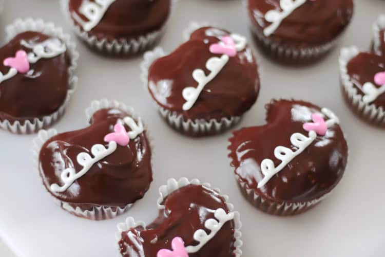 copycat valentine hostess cupcakes on table