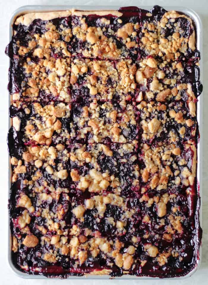 sheet pan of blueberry crumb pie