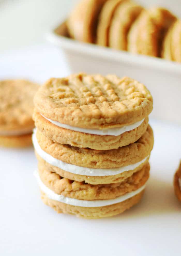 3 fluffernutter cookie sandwiches stacked