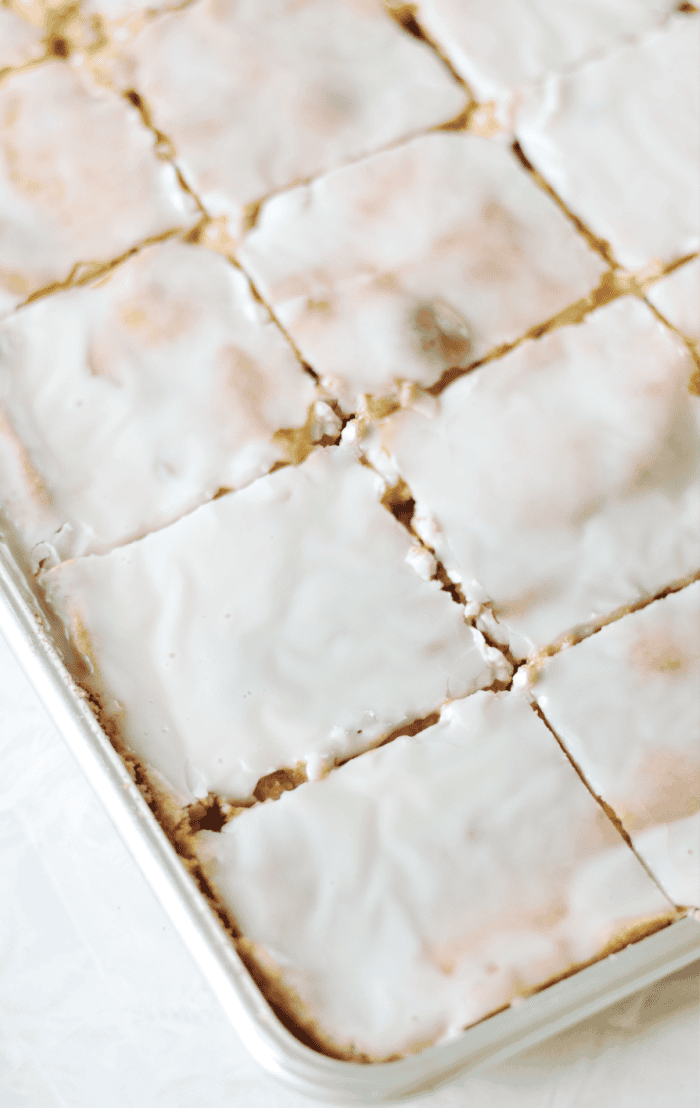 honey bun sheet cake in pan