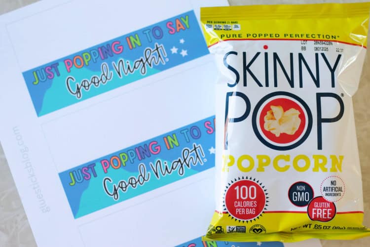 popcorn printable tag with bag of popcorn