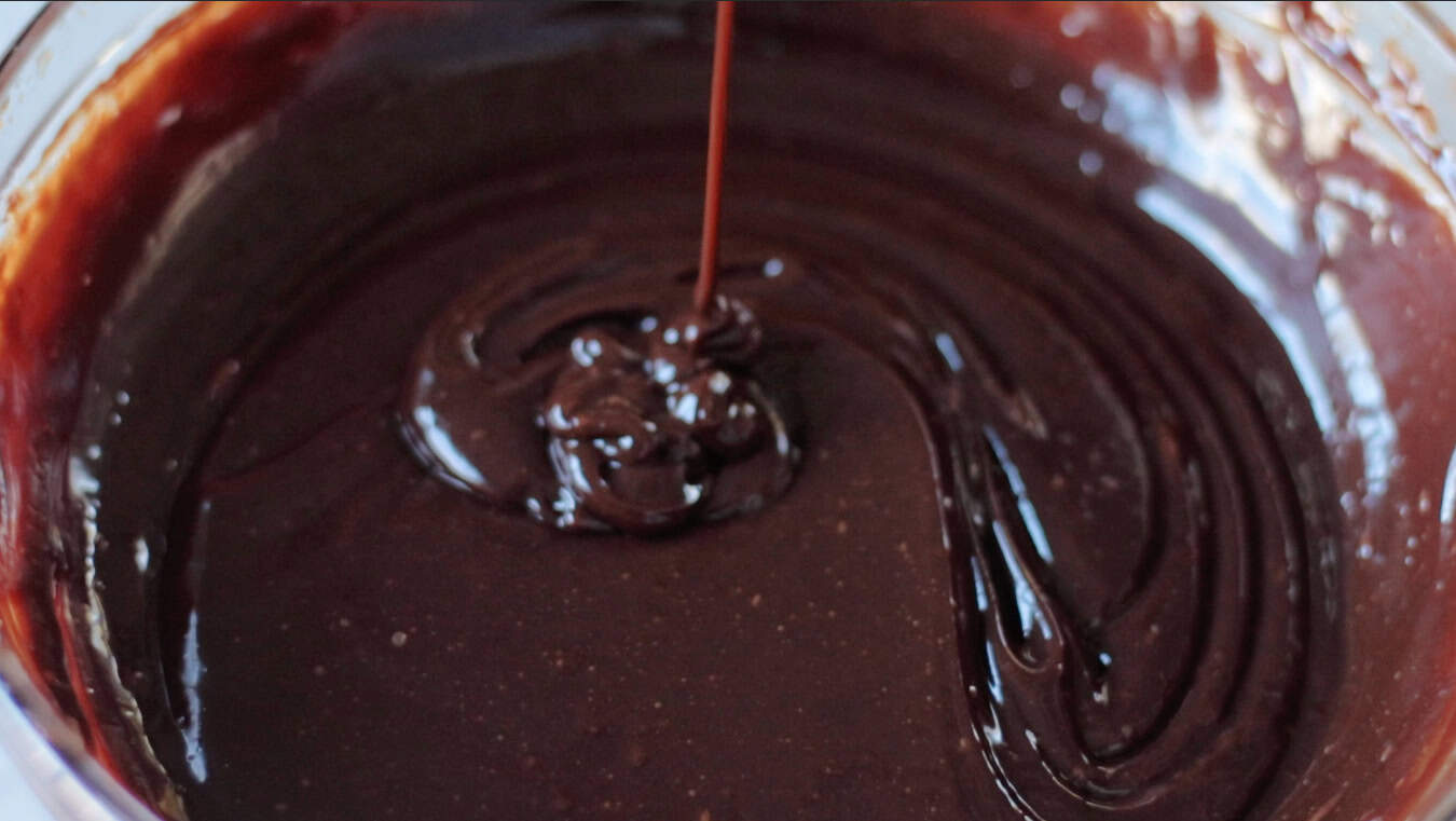 Bowl of melted chocolate mixture.