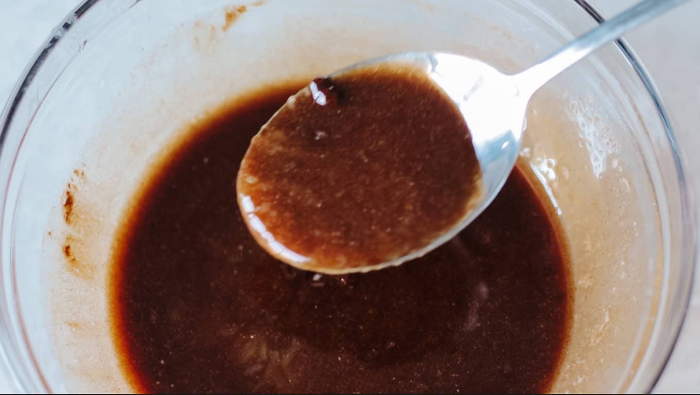 Spoonful of cinnamon, sugar and butter mixture.