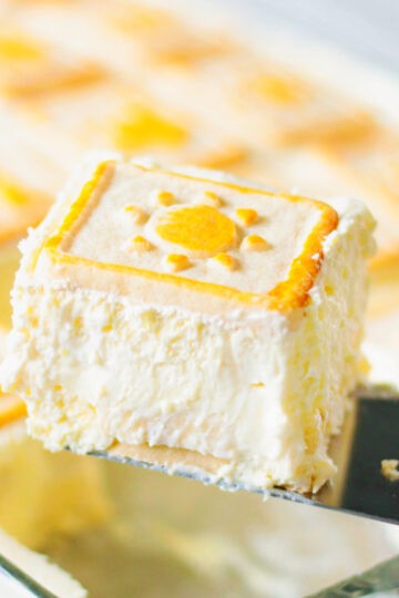 Slice of Chessmen banana pudding on a metal spatula.