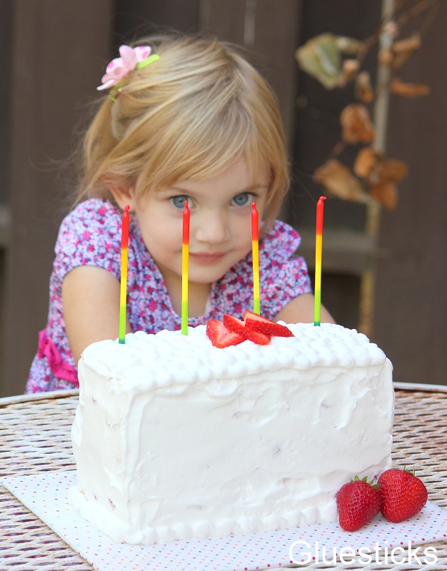 Elegant Strawberry Layered Pound Cake {No Bake} - Gluesticks Blog